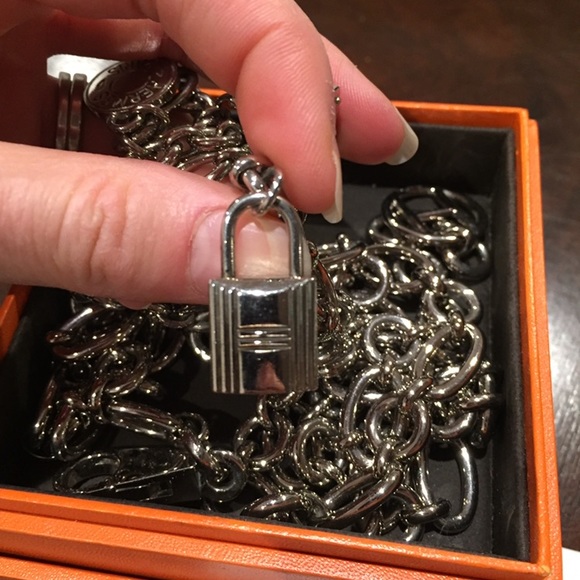 💢SOLD💢Hermès Olga Breloque Belt Necklace Charm - Picture 4 of 8